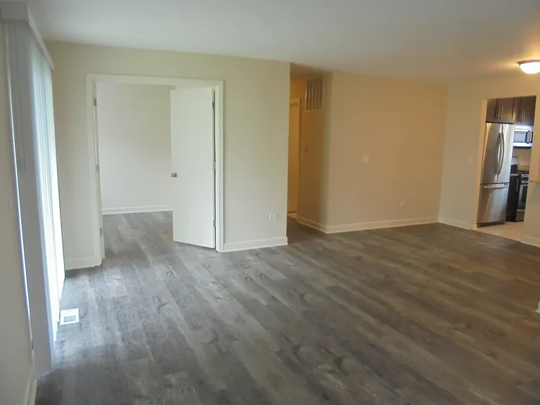 137 Manchester Ct — Photo 6