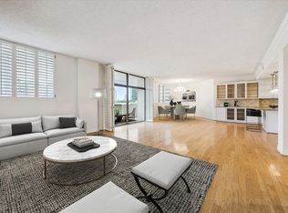 21 Briar Hollow Ln Unit 501, Houston, TX 77027