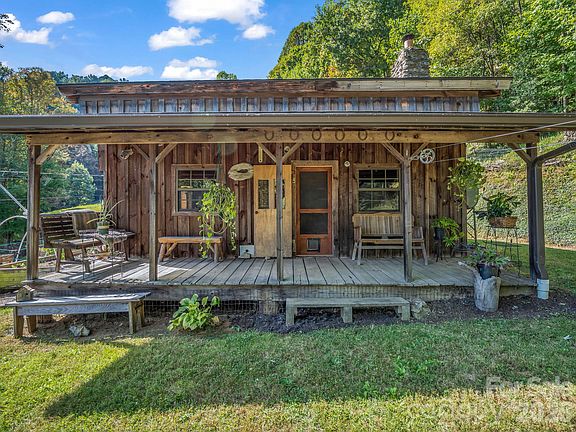2nd image of 765 Hawk Ridge Ln