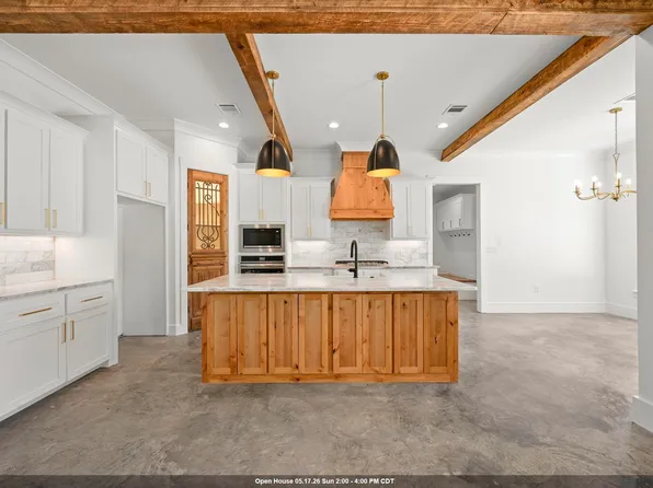 10642 Summerside Dr, Baker, LA 70714