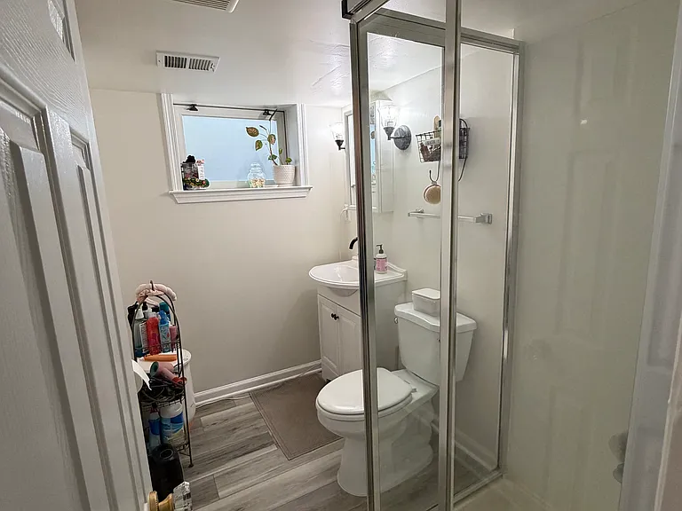 877 Patrick Henry Dr — Photo 11
