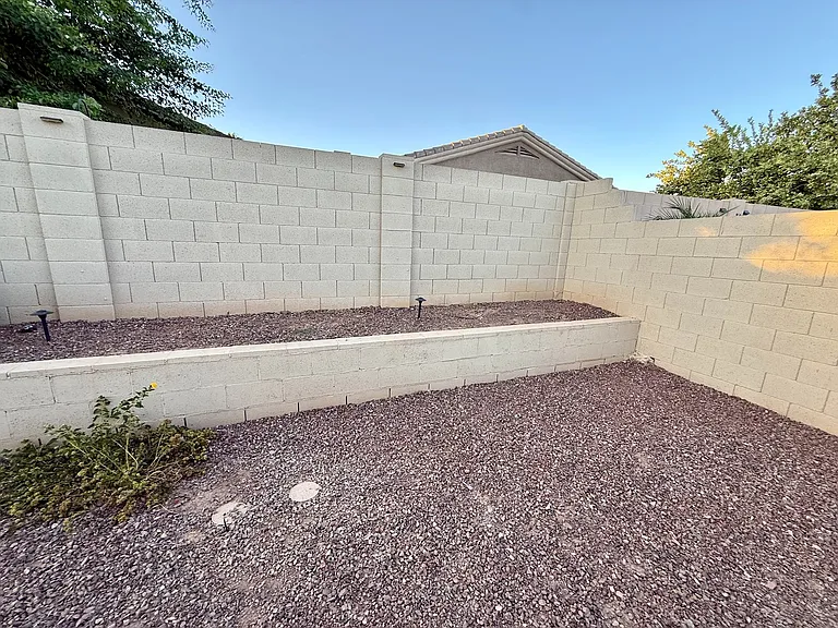 15238 W Custer Ln — Photo 38