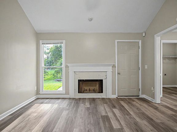 4th image of 7022 Hunter Hill Ct