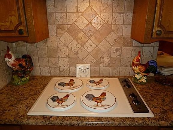 5th image of 3001 Hillcrest Dr