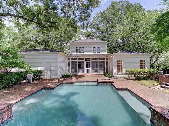 3rd image of 2139 Knoll Ln