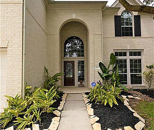 2nd image of 321 Marina Oaks Ct