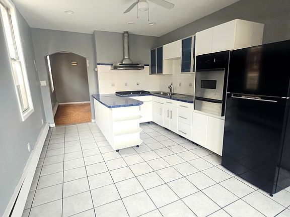 3rd image of 89 W 20th St #1-B