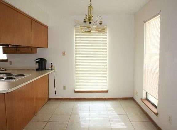 4th image of 1230 Seven Hills Dr