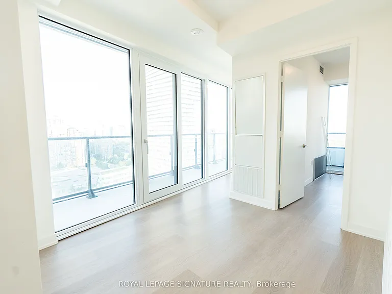 448 Burnhamthorpe Rd W #1807 — Photo 7