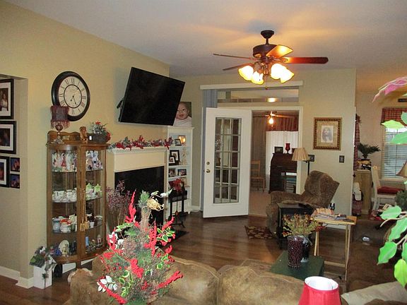 5th image of 209 Anthony Dr