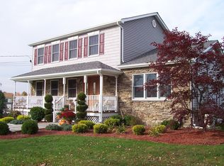 185 Fletcher Dr N, Newburgh, NY 12550