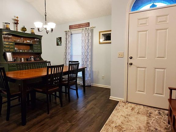 3rd image of 702 Buena Vista Loop