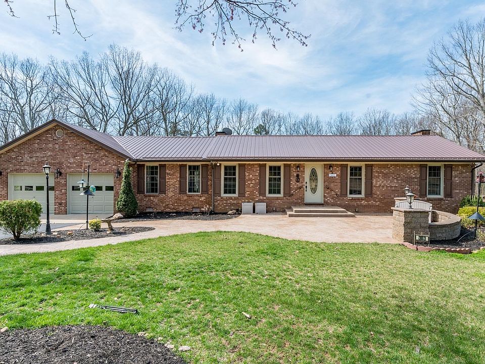 1st image of 303 Penuel Ln