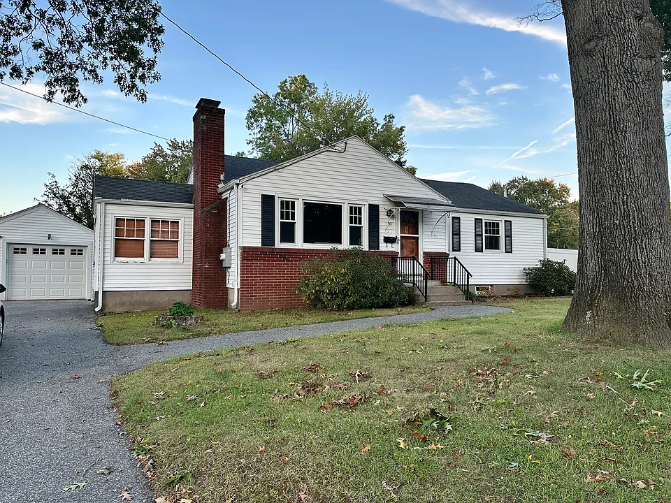 90 Greaney St