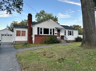 90 Greaney St, Springfield, MA 01104