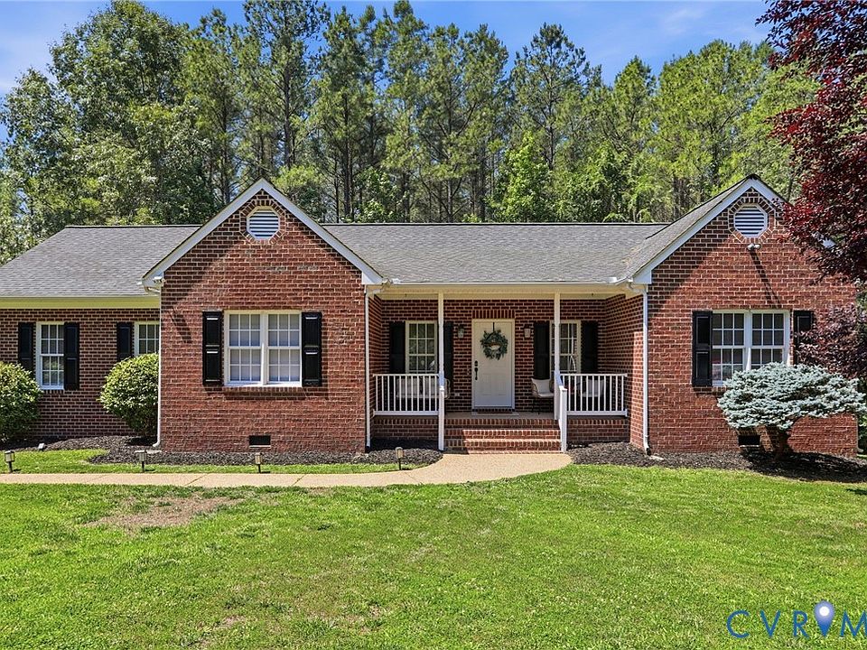 1st image of 2935 Pineview Dr