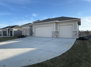 19255 W 109th Pl, Olathe, KS 66061