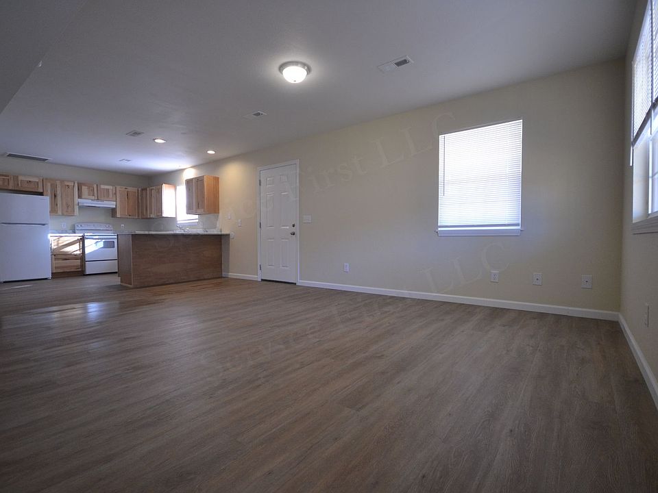 1st image of 606 N Poplar St