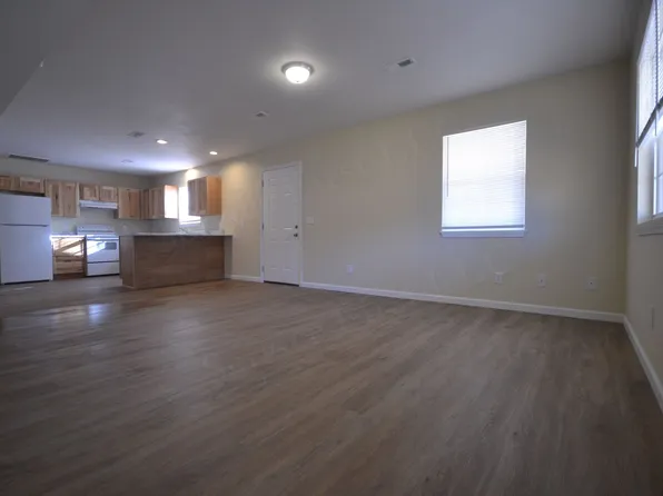 606 N Poplar St, Buffalo, MO 65622