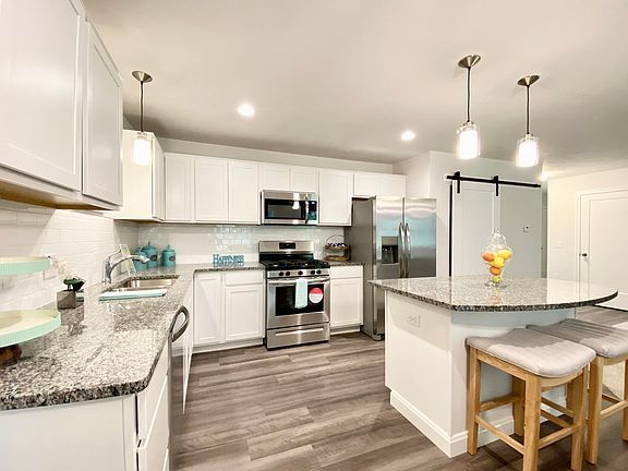 2nd image of 4281 Highpoint Dr #109