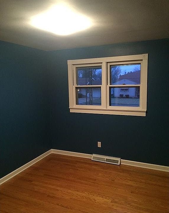2nd image of 500 Edison Ave