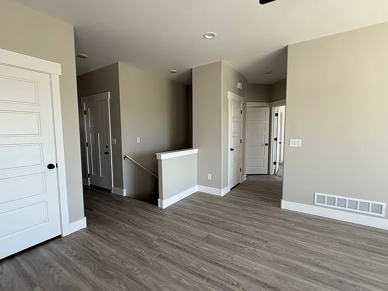 6890 Chapelle Ave — Photo 4