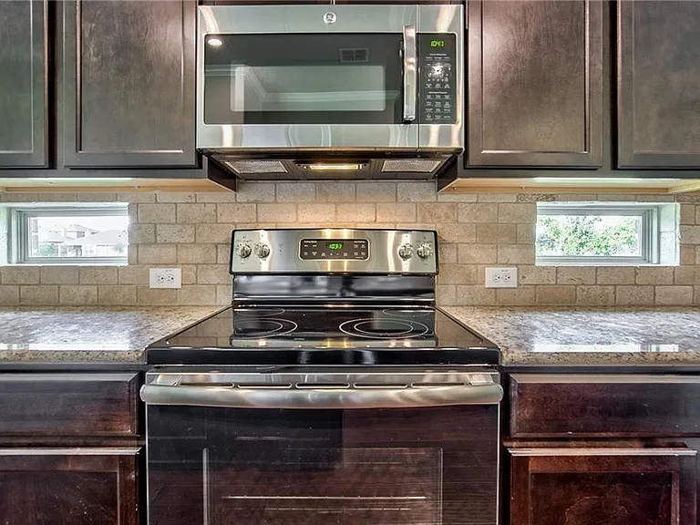 312 Eden Dr — Photo 11