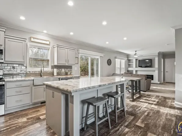 21578 N Valley Brook Ln, Overbrook, KS 66524