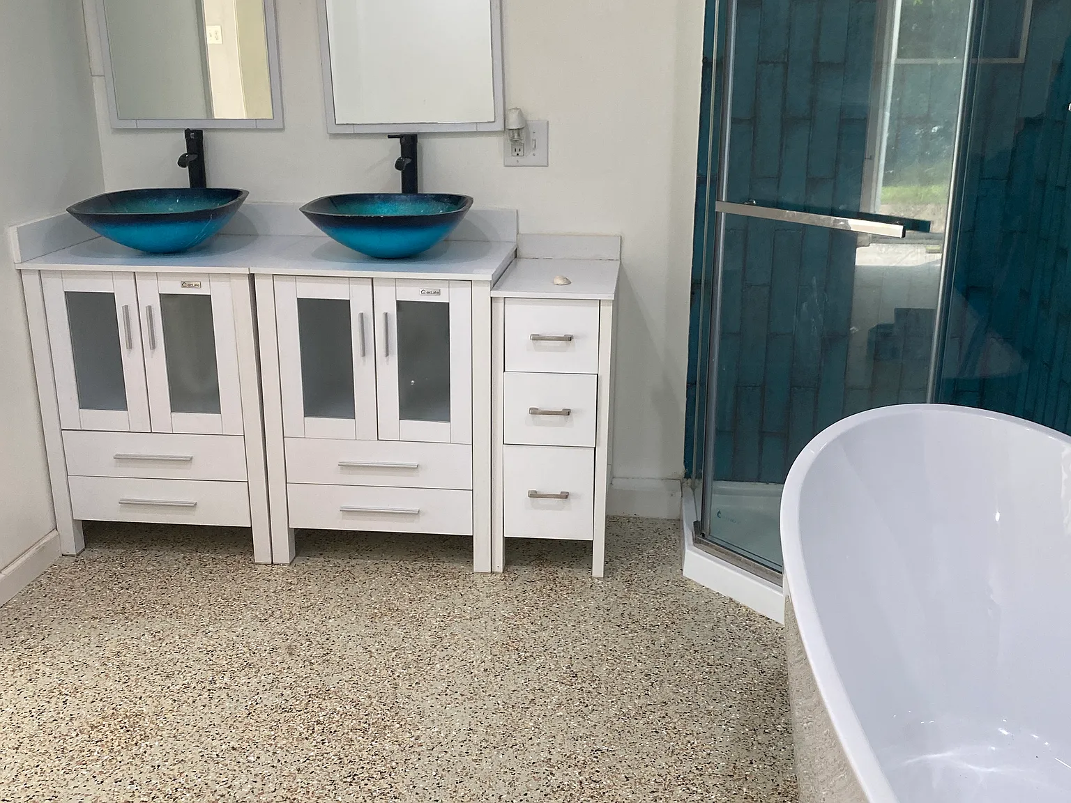 4 bed, 1200 sqft, $2,000 — Photo 4
