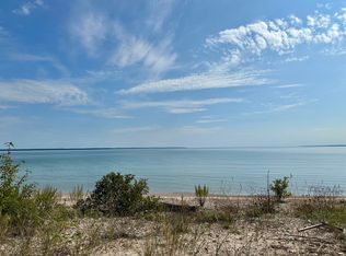 3286 Edgewater Dr, Cheboygan, MI 49721