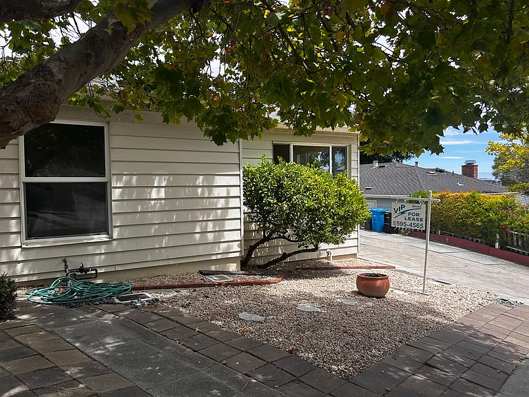 65 Elm St — Photo 2