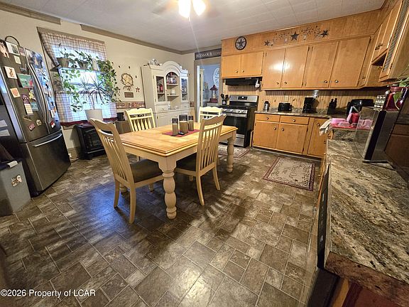 2nd image of 108 W Union St
