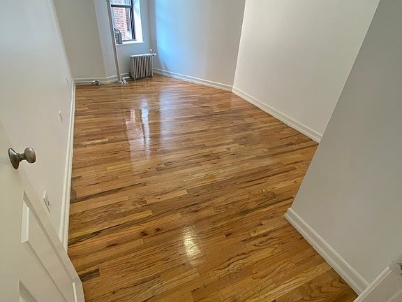 3rd image of 880 Saint Nicholas Ave APT 31