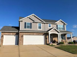 302 Berwick Cir, Belleville, IL 62221