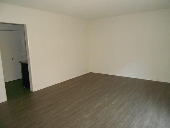 3rd image of 1523 Corinth Ave APT 1