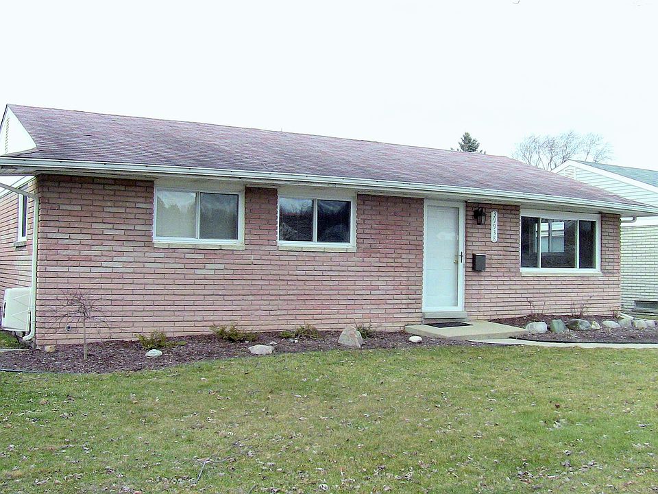 1st image of 39938 Lynn St