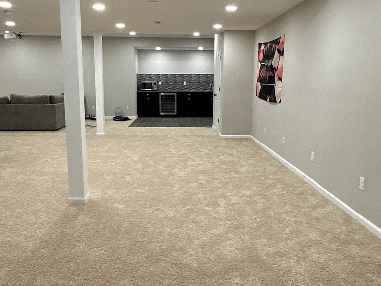 9398 Dewitt Dr — Photo 24