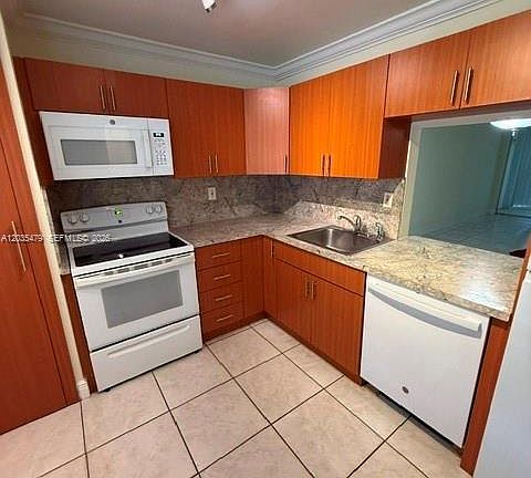 5th image of 1501 NE 191st St APT C107