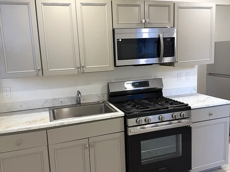 217 Union Ave #1 — Photo 5