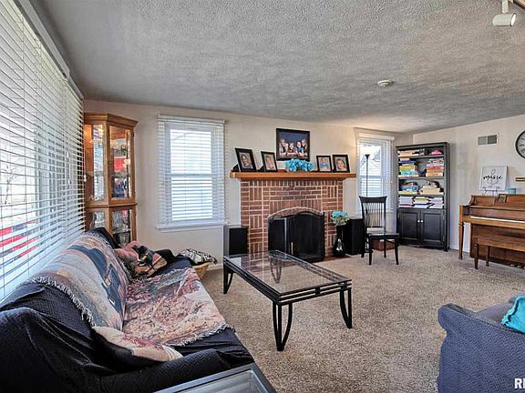 4th image of 344 S Carol Ave