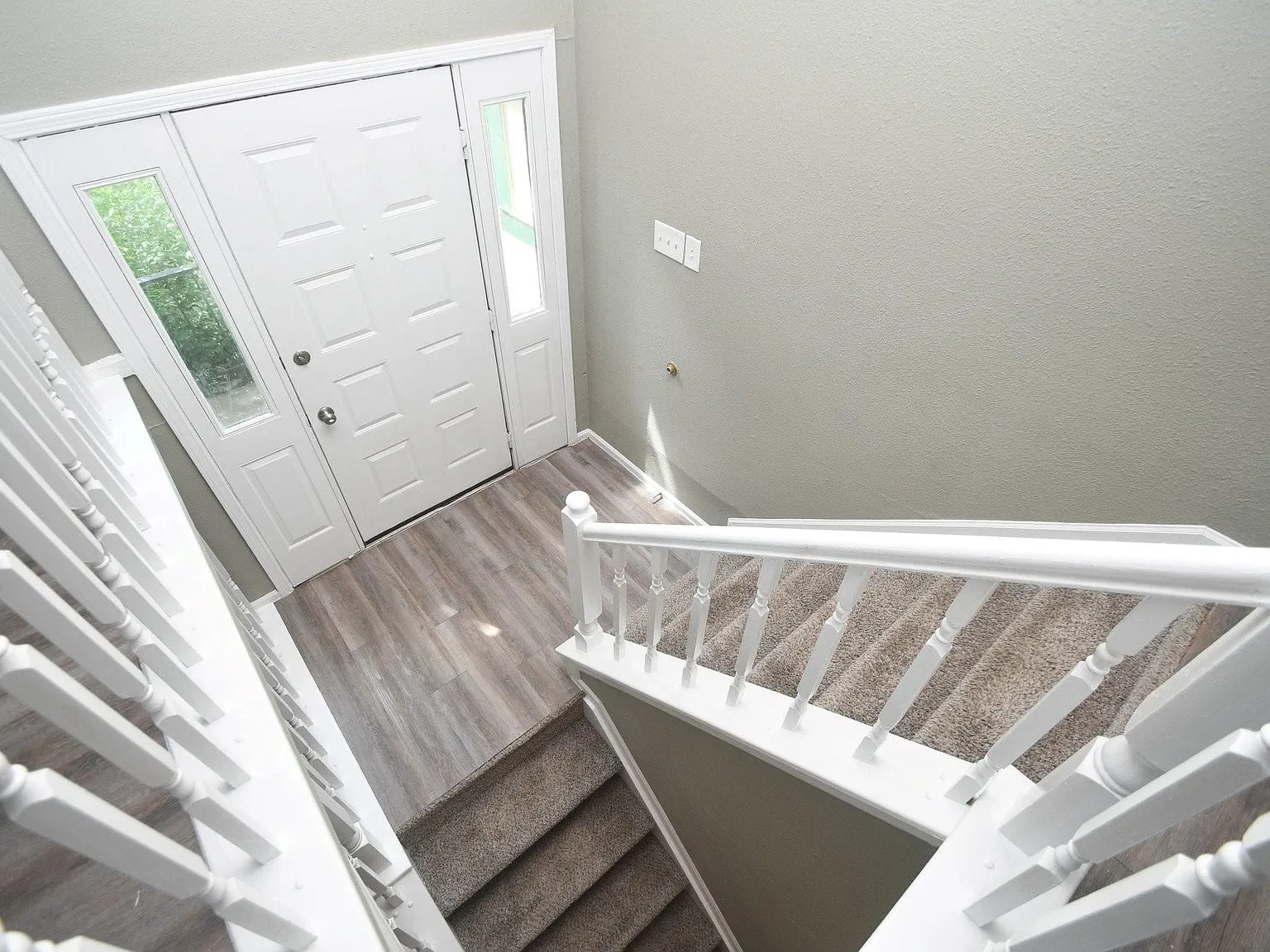 3 bed, 2.0 bath, 2068 sqft, $2,400 — Photo 4