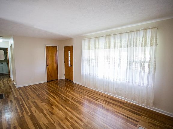 5th image of 2085 Yuma Dr