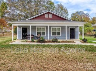 662 Reeves Ct, Charlotte, NC 28208