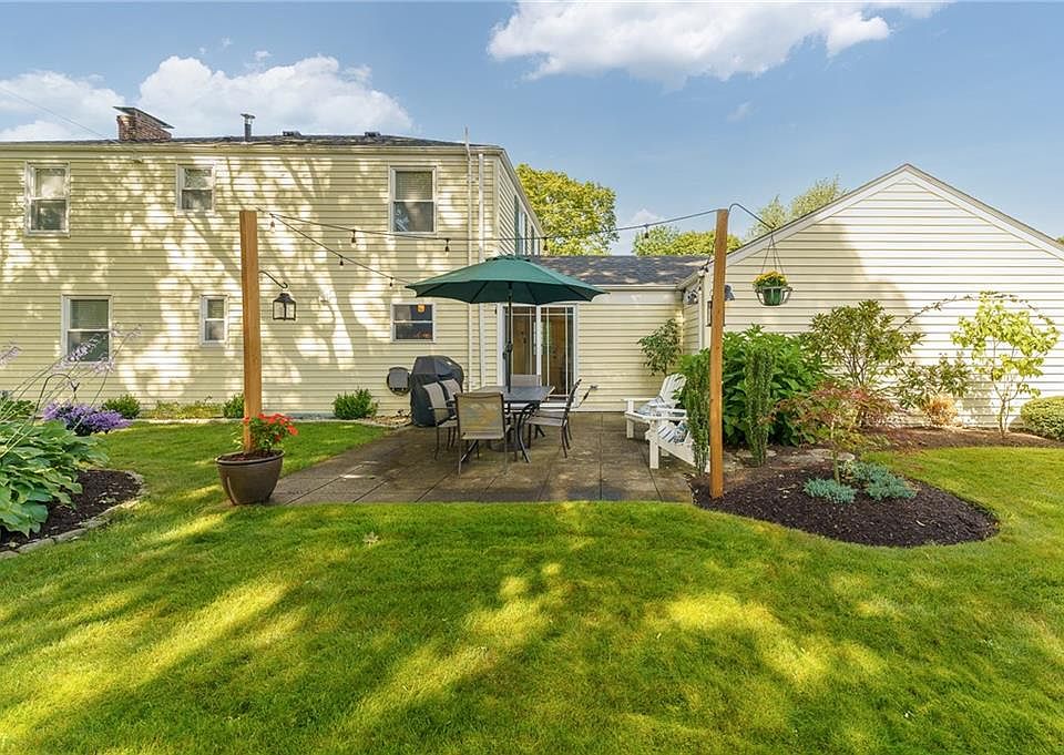 7 Mayfair Dr, Rumford, RI 02916 Zillow
