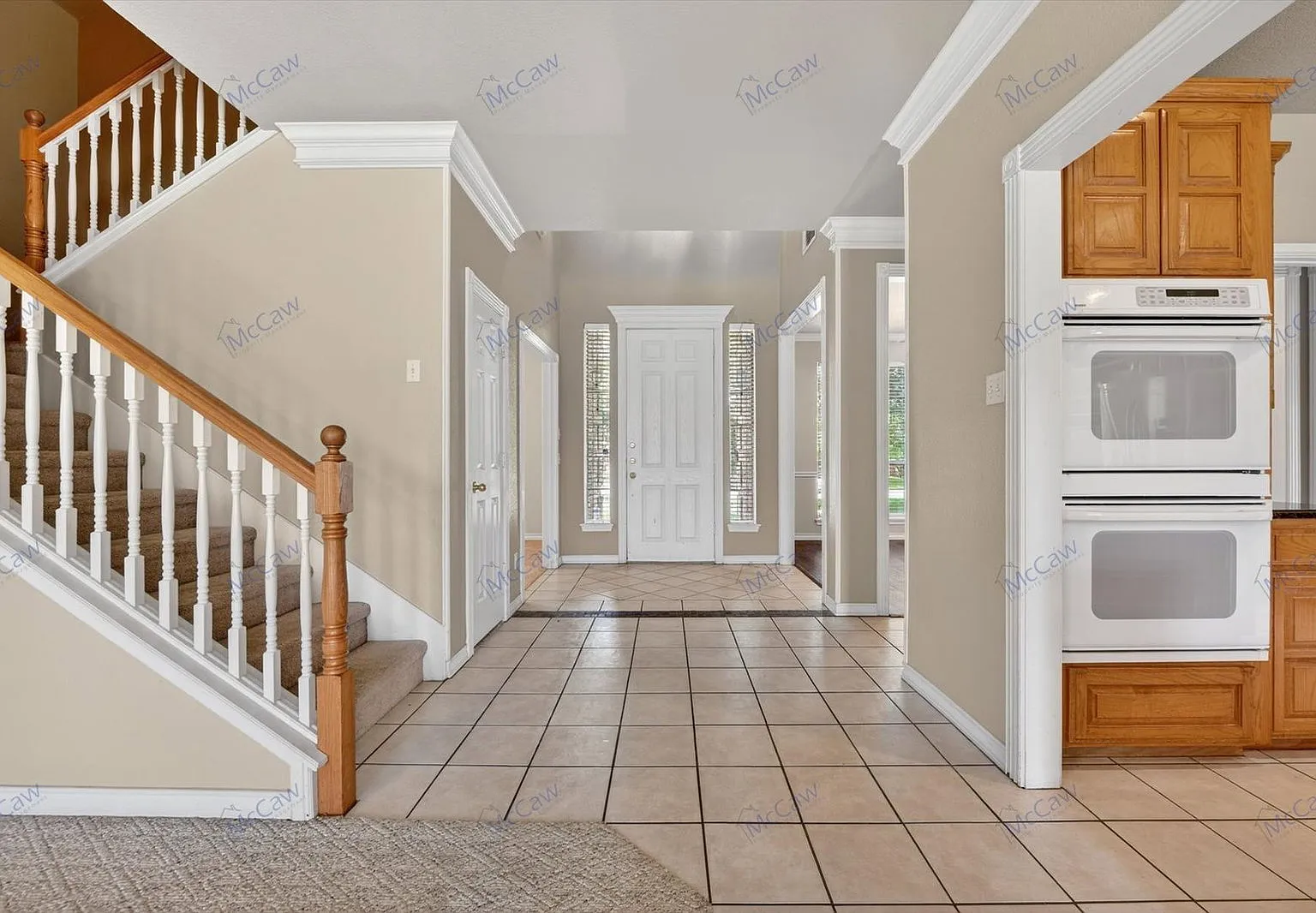 5 bed, 4.0 bath, 3372 sqft, $4,500 — Photo 2