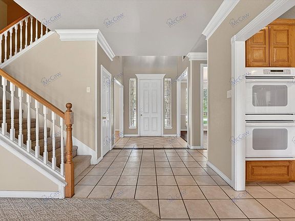 2nd image of 914 Dove Creek Trl