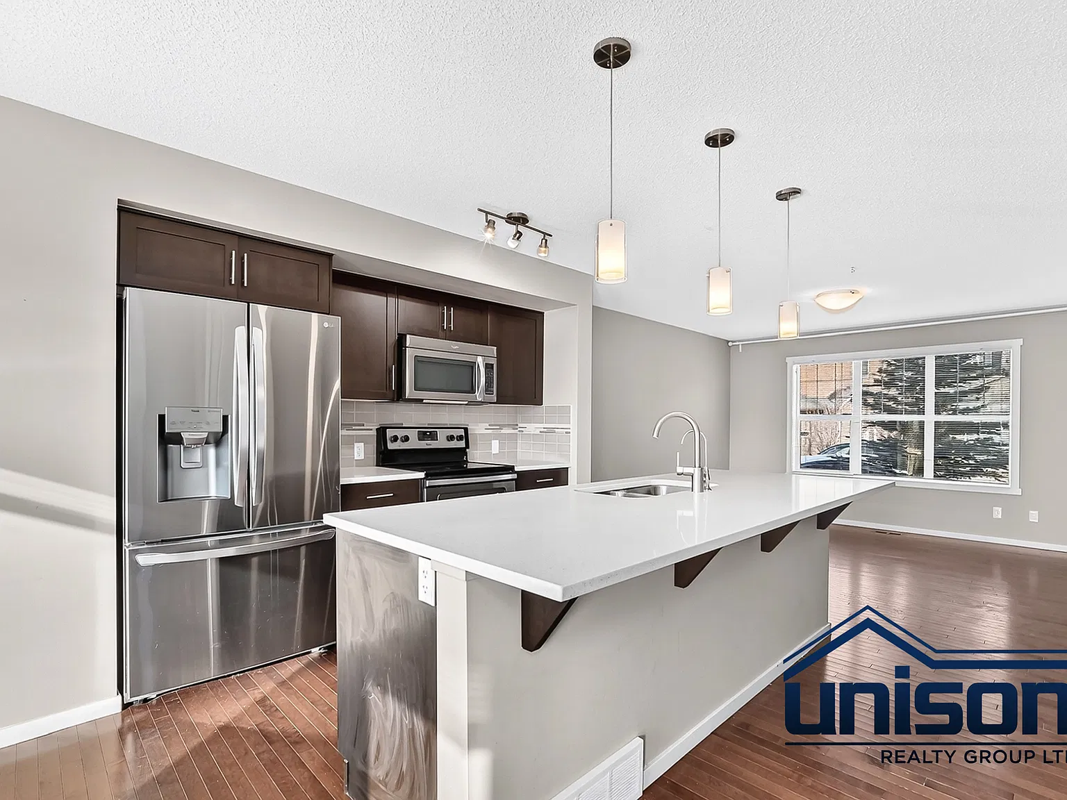 3 bed, 2.5 bath, 1400 sqft, $2,350 — Photo 3