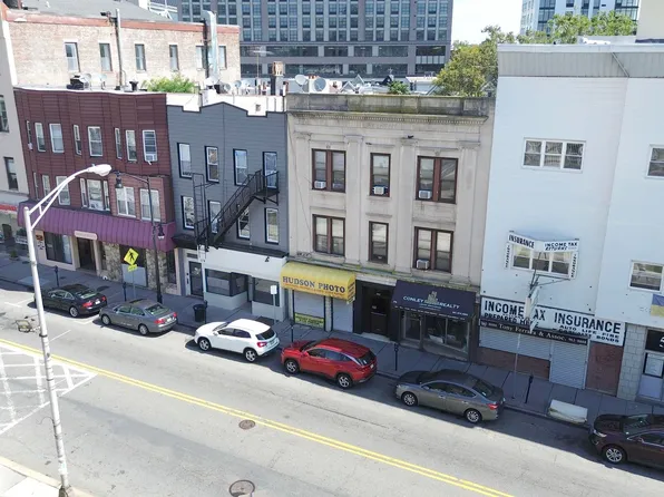 576 Newark Avenue image 3 of 15