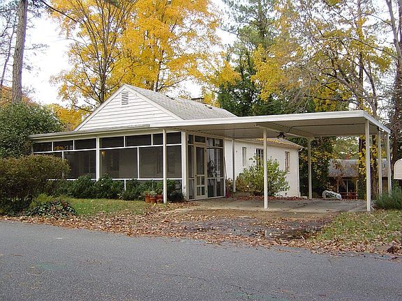 Side carport