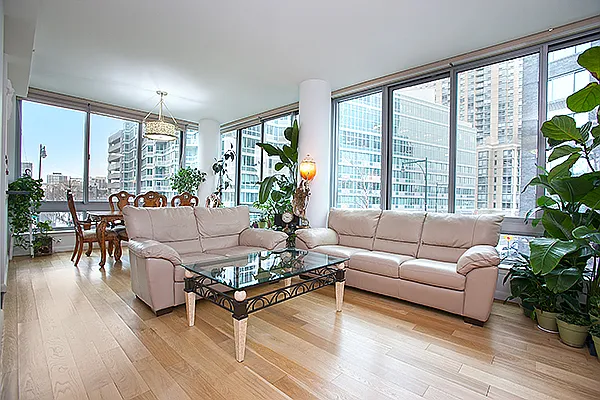 Sold by Kingstone Realty Inc | media 3